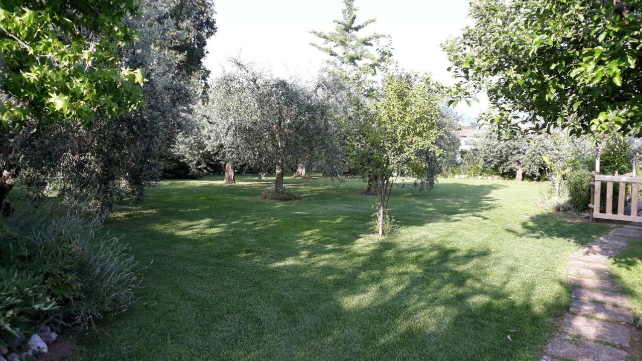 El Rincon Del Artista Bed & Breakfast Soiano Del Lago Eksteriør bilde
